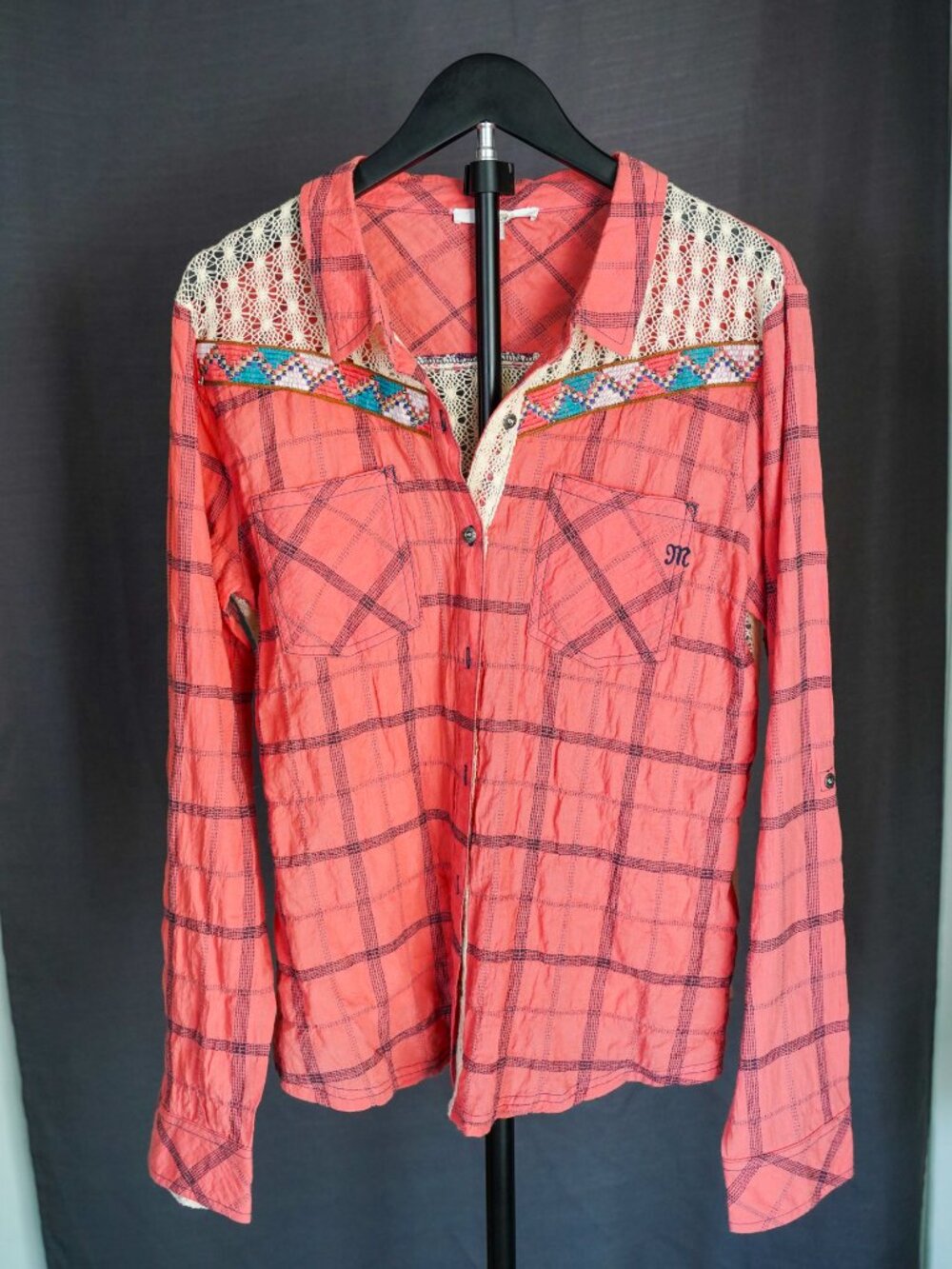 Miss Me Women's Coral Plaid Western Lace Trim Button Up Shirt Large